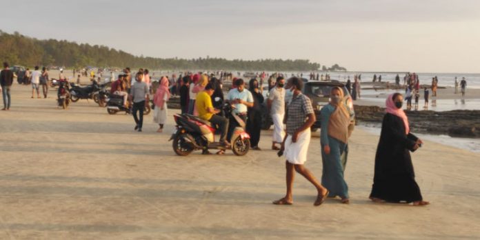 തിക്കോടി കല്ലകത്ത് ഡ്രൈവ് ഇൻ ബീച്ചിൽ സുരക്ഷ ശക്തിപ്പെടുത്തണം തിക്കോടി കല്ലകത്ത് ഡ്രൈവ് ഇൻ ബീച്ചിൽ സുരക്ഷ ശക്തിപ്പെടുത്തണം