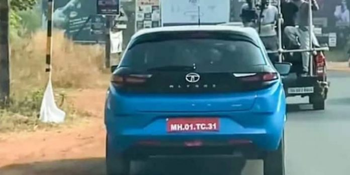അള്ട്രോസിന്റെ പുതിയ പതിപ്പുമായി ടാറ്റ അള്ട്രോസിന്റെ പുതിയ പതിപ്പുമായി ടാറ്റ
