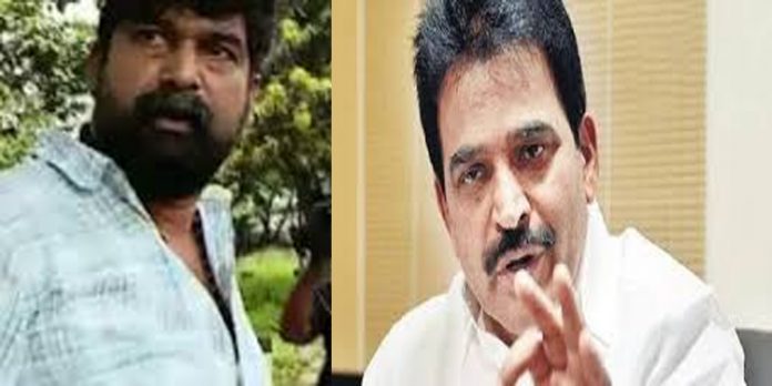 ആരെയും ആക്രമിക്കുന്നത് ശരിയല്ല – സമരത്തെ തള്ളി കെ സി വേണുഗോപാൽ ആരെയും ആക്രമിക്കുന്നത് ശരിയല്ല – സമരത്തെ തള്ളി കെ സി വേണുഗോപാൽ
