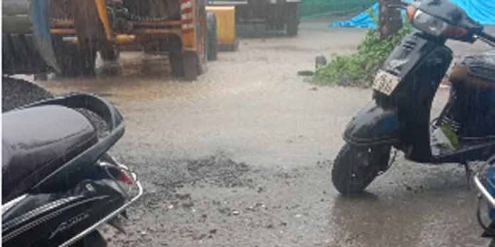 തോരാതെ പെയ്യുന്ന മഴയില് ഭീതിയോടെ പത്തനംതിട്ട ജില്ലക്കാര് തോരാതെ പെയ്യുന്ന മഴയില് ഭീതിയോടെ പത്തനംതിട്ട ജില്ലക്കാര്