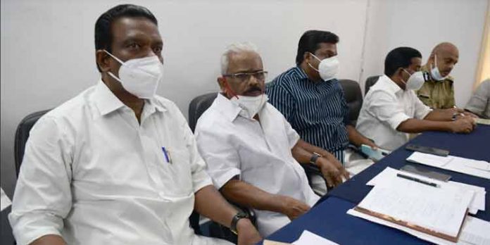 ശബരിമല തീര്ഥാടനം ഭംഗിയായി പൂര്ത്തിയാക്കും : മന്ത്രി കെ. രാധാകൃഷ്ണന് ശബരിമല തീര്ഥാടനം ഭംഗിയായി പൂര്ത്തിയാക്കും : മന്ത്രി കെ. രാധാകൃഷ്ണന്