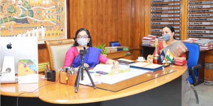 ജില്ലയിലെ ജനങ്ങളുടെ സുരക്ഷയ്ക്കൊപ്പം ശബരിമല തീര്ഥാടകരുടെ സുരക്ഷയും ഉറപ്പാക്കും : മന്ത്രി വീണാ ജോര്ജ് ജില്ലയിലെ ജനങ്ങളുടെ സുരക്ഷയ്ക്കൊപ്പം ശബരിമല തീര്ഥാടകരുടെ സുരക്ഷയും ഉറപ്പാക്കും : മന്ത്രി വീണാ ജോര്ജ്
