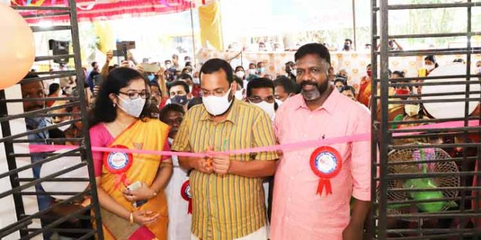 പള്ളിക്കല് സ്മാര്ട്ട് വില്ലേജ് ഓഫീസിന്റെ പുതിയ കെട്ടിടം മന്ത്രി കെ.രാജന് നാടിനു സമര്പ്പിച്ചു പള്ളിക്കല് സ്മാര്ട്ട് വില്ലേജ് ഓഫീസിന്റെ പുതിയ കെട്ടിടം മന്ത്രി കെ.രാജന് നാടിനു സമര്പ്പിച്ചു