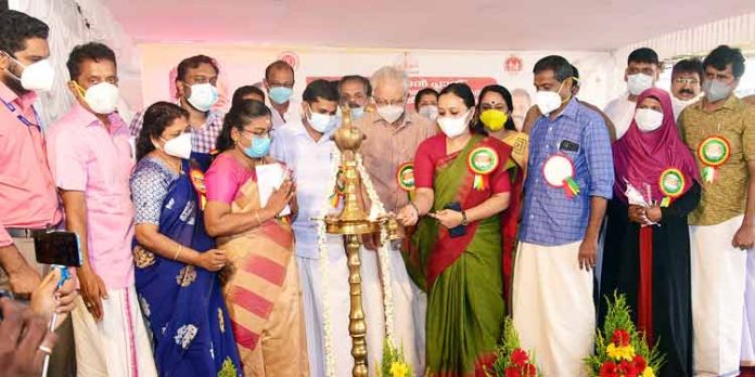 പത്തനംതിട്ട ജനറല് ആശുപത്രിയെ സൂപ്പര് സ്പെഷ്യാലിറ്റിയാക്കി മാറ്റും ; മന്ത്രി വീണാ ജോര്ജ് പത്തനംതിട്ട ജനറല് ആശുപത്രിയെ സൂപ്പര് സ്പെഷ്യാലിറ്റിയാക്കി മാറ്റും ; മന്ത്രി വീണാ ജോര്ജ്