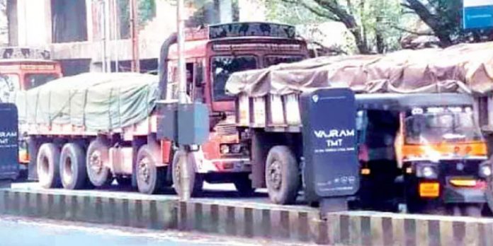 അനധികൃത മണ്ണ് കടത്ത് ; 11 ലോറികൾ പിടികൂടി അനധികൃത മണ്ണ് കടത്ത് ; 11 ലോറികൾ പിടികൂടി