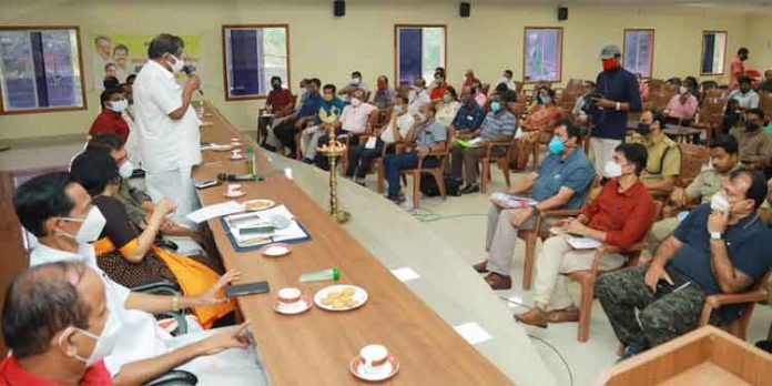 ശബരിമല തീര്ഥാടനം : കെ.എസ്.ആര്.ടി.സി ആവശ്യമായ ബസ് സര്വീസുകള് ഉറപ്പാക്കും – മന്ത്രി ആന്റണി രാജു ശബരിമല തീര്ഥാടനം : കെ.എസ്.ആര്.ടി.സി ആവശ്യമായ ബസ് സര്വീസുകള് ഉറപ്പാക്കും – മന്ത്രി ആന്റണി രാജു