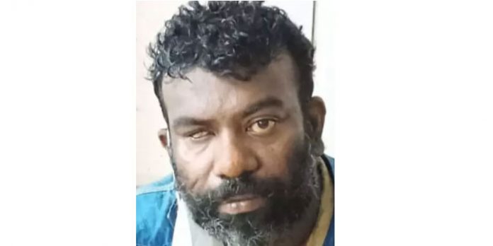 കുപ്രസിദ്ധ ചന്ദന മോഷ്ടാവ് ചിങ്കിടി വിജയൻ പിടിയിൽ കുപ്രസിദ്ധ ചന്ദന മോഷ്ടാവ് ചിങ്കിടി വിജയൻ പിടിയിൽ