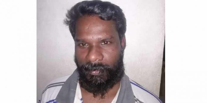 അയൽവാസിയെ വെട്ടിപ്പരിക്കേൽപ്പിച്ച കവിയൂർ സ്വദേശി അറസ്റ്റില് അയൽവാസിയെ വെട്ടിപ്പരിക്കേൽപ്പിച്ച കവിയൂർ സ്വദേശി അറസ്റ്റില്
