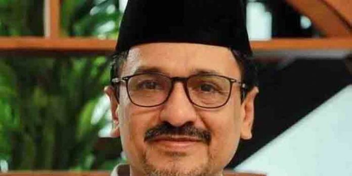 ലീഗ് നേതാവിന്റെ വിവാദ പരാമര്ശത്തില് ഖേദം പ്രകടിപ്പിച്ച് സാദിഖലി ശിഹാബ് തങ്ങള് ലീഗ് നേതാവിന്റെ വിവാദ പരാമര്ശത്തില് ഖേദം പ്രകടിപ്പിച്ച് സാദിഖലി ശിഹാബ് തങ്ങള്