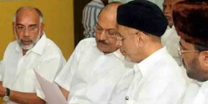 വഖഫ് വിഷയം ഗതി മാറുന്നു ; സര്ക്കാരുമായി തുറന്ന പോരിലേയ്ക്ക് ലീഗ് വഖഫ് വിഷയം ഗതി മാറുന്നു ; സര്ക്കാരുമായി തുറന്ന പോരിലേയ്ക്ക് ലീഗ്