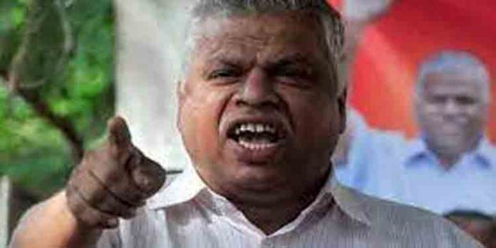 എംപിമാരെ സസ്പെന്റ് ചെയ്ത നടപടിയിൽ രൂക്ഷമായി പ്രതികരിച്ച് എംവി ജയരാജൻ എംപിമാരെ സസ്പെന്റ് ചെയ്ത നടപടിയിൽ രൂക്ഷമായി പ്രതികരിച്ച് എംവി ജയരാജൻ