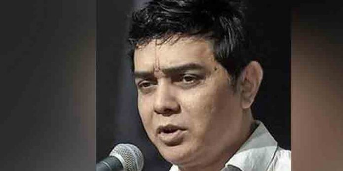 തമിഴ്നാട്ടിലെ പ്രശസ്ത ഭരതനാട്യം നര്ത്തകന് സാക്കിര് ഹുസൈനെ ശ്രീരംഗം രംഗനാഥര് കോവിലില് മതം പറഞ്ഞ് പുറത്താക്കി തമിഴ്നാട്ടിലെ പ്രശസ്ത ഭരതനാട്യം നര്ത്തകന് സാക്കിര് ഹുസൈനെ ശ്രീരംഗം രംഗനാഥര് കോവിലില് മതം പറഞ്ഞ് പുറത്താക്കി