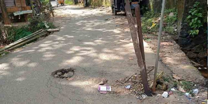 ചുങ്കപ്പാറ – കോട്ടാങ്ങൽ റോഡിൽ പുതിയ കലുങ്ക് നിർമ്മിക്കണം ; ആവശ്യം ശക്തം ചുങ്കപ്പാറ – കോട്ടാങ്ങൽ റോഡിൽ പുതിയ കലുങ്ക് നിർമ്മിക്കണം ; ആവശ്യം ശക്തം