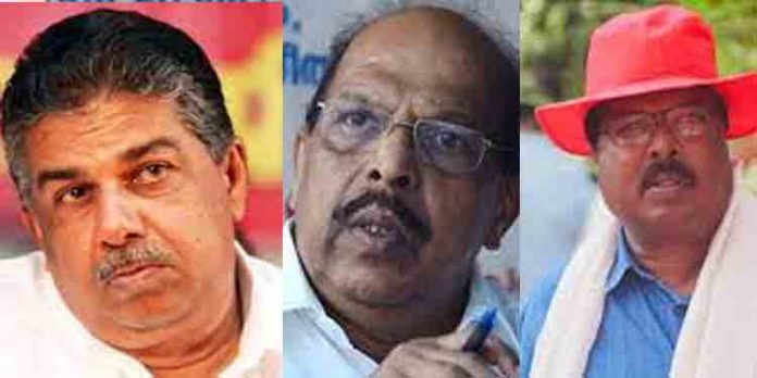 സിപിഎമ്മില് വിഭാഗീയത രൂക്ഷം ; സമ്മേളനങ്ങളില് മേധാവിത്തം നേടാന് സമ്മേളന പ്രതിനിധികളെ സ്വാധീനിക്കാന് കൈമടക്കും സിപിഎമ്മില് വിഭാഗീയത രൂക്ഷം ; സമ്മേളനങ്ങളില് മേധാവിത്തം നേടാന് സമ്മേളന പ്രതിനിധികളെ സ്വാധീനിക്കാന് കൈമടക്കും
