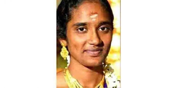 വിവാഹം കഴിഞ്ഞ് ഒരു മാസം തികയും മുന്പേ ഭര്ത്താവിനെ കൊല്ലാന് ക്വട്ടേഷന് നല്കിയ ഭാര്യ തൂങ്ങിമരിച്ച നിലയില് വിവാഹം കഴിഞ്ഞ് ഒരു മാസം തികയും മുന്പേ ഭര്ത്താവിനെ കൊല്ലാന് ക്വട്ടേഷന് നല്കിയ ഭാര്യ തൂങ്ങിമരിച്ച നിലയില്