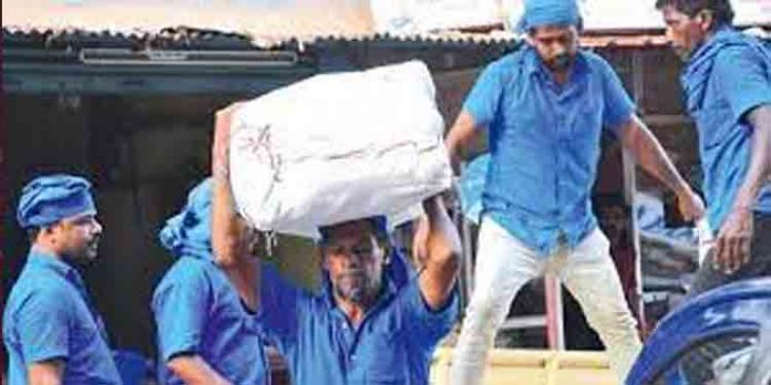 തലയില് ചുമടെടുക്കരുത് ; നിരോധിക്കണo – ഹൈക്കോടതി തലയില് ചുമടെടുക്കരുത് ; നിരോധിക്കണo – ഹൈക്കോടതി