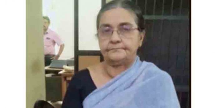 റെയില്വേയില് ജോലി വാഗ്ദാനം ; 18 ലക്ഷം രൂപ തട്ടിയ വയോധികയെ പോലീസ് അറസ്റ്റ് ചെയ്തു റെയില്വേയില് ജോലി വാഗ്ദാനം ; 18 ലക്ഷം രൂപ തട്ടിയ വയോധികയെ പോലീസ് അറസ്റ്റ് ചെയ്തു