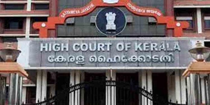 പോലീസുകാരനെ വീട്ടില് കയറി ഭീഷണിപ്പെടുത്തുകയും ബൈക്ക് കത്തിക്കുകയും ചെയ്ത പ്രതിക്ക് ജാമ്യം പോലീസുകാരനെ വീട്ടില് കയറി ഭീഷണിപ്പെടുത്തുകയും ബൈക്ക് കത്തിക്കുകയും ചെയ്ത പ്രതിക്ക് ജാമ്യം