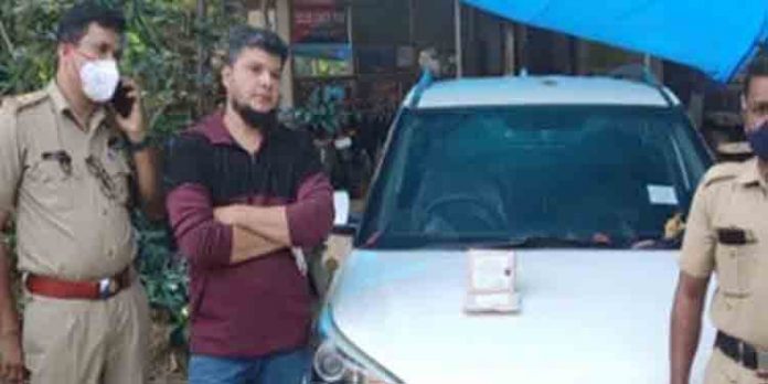 കാറില് കടത്തിയ ലഹരി ഗുളികകള് പിടികൂടി കാറില് കടത്തിയ ലഹരി ഗുളികകള് പിടികൂടി