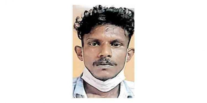 അടൂരിൽ രണ്ട് കിലോ കഞ്ചാവുമായി യുവാവ് അറസ്റ്റിൽ അടൂരിൽ രണ്ട് കിലോ കഞ്ചാവുമായി യുവാവ് അറസ്റ്റിൽ