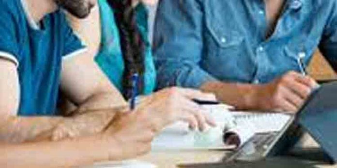 സംസ്കൃത സർവകലാശാലയിൽ ബിഎ തോറ്റവർ പഠിക്കുന്നത് എംഎയ്ക്ക് ; പരാതി സംസ്കൃത സർവകലാശാലയിൽ ബിഎ തോറ്റവർ പഠിക്കുന്നത് എംഎയ്ക്ക് ; പരാതി