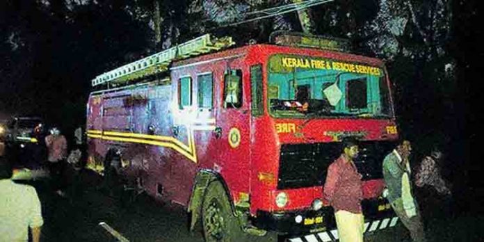 സഹോദരനുമായി വഴക്കിട്ട് പെൺകുട്ടി വീടുവിട്ടിറങ്ങി കുറ്റിക്കാട്ടിൽ ഒളിച്ചു ; തെരച്ചിൽ സഹോദരനുമായി വഴക്കിട്ട് പെൺകുട്ടി വീടുവിട്ടിറങ്ങി കുറ്റിക്കാട്ടിൽ ഒളിച്ചു ; തെരച്ചിൽ