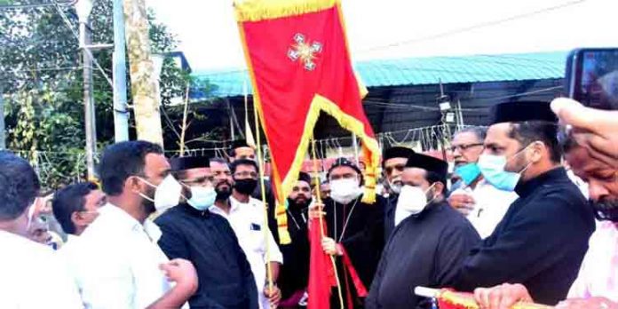 മുളന്തുരുത്തി മാര്ത്തോമന് യാക്കോബായ സുറിയാനി കത്തിഡ്രലില് ജൂബിലി പെരുന്നാളിന് ഭക്തിനിര്ഭരമായ തുടക്കം മുളന്തുരുത്തി മാര്ത്തോമന് യാക്കോബായ സുറിയാനി കത്തിഡ്രലില് ജൂബിലി പെരുന്നാളിന് ഭക്തിനിര്ഭരമായ തുടക്കം