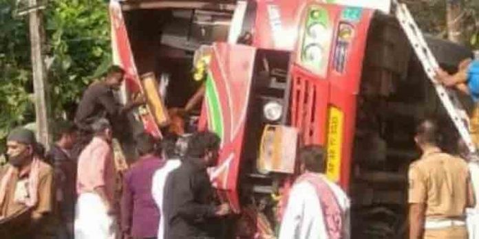 അയ്യപ്പഭക്തര് സഞ്ചരിച്ച ബസ് അപകടത്തില്പ്പെട്ട് നിരവധി പേര്ക്ക് പരിക്ക് അയ്യപ്പഭക്തര് സഞ്ചരിച്ച ബസ് അപകടത്തില്പ്പെട്ട് നിരവധി പേര്ക്ക് പരിക്ക്