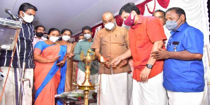 അട്ടക്കുളം പാലത്തിന്റെ നിര്മ്മാണം നിശ്ചിത സമയത്തിനുള്ളില് പൂര്ത്തിയാക്കും : മന്ത്രി മുഹമ്മദ് റിയാസ് അട്ടക്കുളം പാലത്തിന്റെ നിര്മ്മാണം നിശ്ചിത സമയത്തിനുള്ളില് പൂര്ത്തിയാക്കും : മന്ത്രി മുഹമ്മദ് റിയാസ്