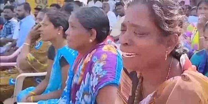 ശ്രീലങ്കയുടെ പിടിയിലായ മത്സ്യത്തൊഴിലാളികളെ മോചിപ്പിക്കണം ; സമരമാരംഭിച്ച് കുടുംബങ്ങൾ ശ്രീലങ്കയുടെ പിടിയിലായ മത്സ്യത്തൊഴിലാളികളെ മോചിപ്പിക്കണം ; സമരമാരംഭിച്ച് കുടുംബങ്ങൾ
