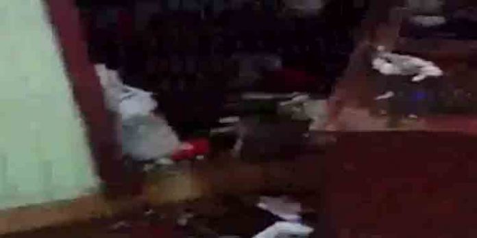 പുന്നവേലിയില് ചായക്കടയില് സ്ഫോടനം : ആറുപേര്ക്ക് പരുക്കേറ്റു – ഒരാളുടെ കൈപ്പത്തി അറ്റു പുന്നവേലിയില് ചായക്കടയില് സ്ഫോടനം : ആറുപേര്ക്ക് പരുക്കേറ്റു – ഒരാളുടെ കൈപ്പത്തി അറ്റു