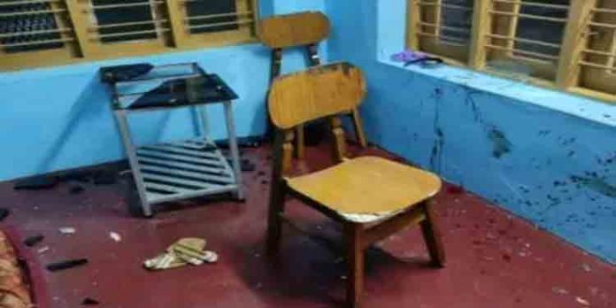മദ്യപാനം ചോദ്യം ചെയ്തു ; മകനെ അച്ഛന് കുത്തിപ്പരിക്കേല്പ്പിച്ചു മദ്യപാനം ചോദ്യം ചെയ്തു ; മകനെ അച്ഛന് കുത്തിപ്പരിക്കേല്പ്പിച്ചു