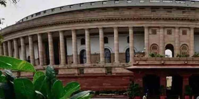 പ്രതിപക്ഷ ബഹളം : പാര്ലമെന്റിന്റെ ഇരു സഭകളും അനിശ്ചിതകാലത്തേക്ക് പിരിഞ്ഞു പ്രതിപക്ഷ ബഹളം : പാര്ലമെന്റിന്റെ ഇരു സഭകളും അനിശ്ചിതകാലത്തേക്ക് പിരിഞ്ഞു