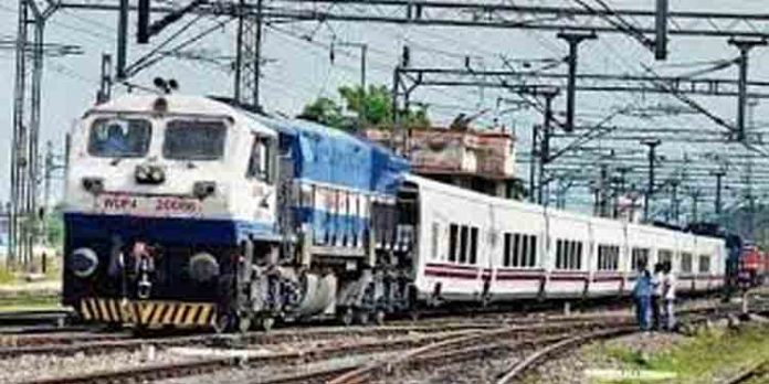 ട്രാക്ക് അറ്റകുറ്റപ്പണികള് ; ട്രെയിന് സര്വീസുകള്ക്ക് നിയന്ത്രണം ട്രാക്ക് അറ്റകുറ്റപ്പണികള് ; ട്രെയിന് സര്വീസുകള്ക്ക് നിയന്ത്രണം