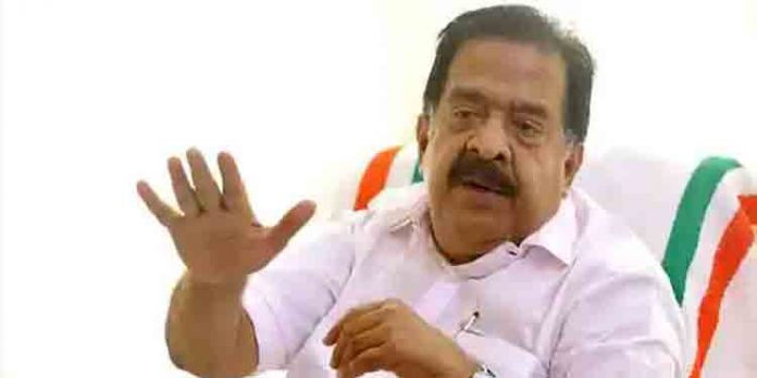 ആലപ്പുഴ കൊലപാതകങ്ങള് ; പ്രതികള് നാടുവിട്ടെങ്കില് ഉത്തരവാദിത്വം പോലീസിനാണെന്ന് ചെന്നിത്തല ആലപ്പുഴ കൊലപാതകങ്ങള് ; പ്രതികള് നാടുവിട്ടെങ്കില് ഉത്തരവാദിത്വം പോലീസിനാണെന്ന് ചെന്നിത്തല