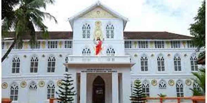 കുര്ബാന വിഷയം : അതിരൂപതയിലെ വൈദീകര് ഉപവാസസമരത്തില് കുര്ബാന വിഷയം : അതിരൂപതയിലെ വൈദീകര് ഉപവാസസമരത്തില്