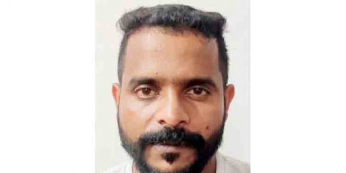 യുവാവിനെ വീട്ടില് കയറി വെട്ടി കൊലപ്പെടുത്താന് ശ്രമിച്ചയാള് അറസ്റ്റില് യുവാവിനെ വീട്ടില് കയറി വെട്ടി കൊലപ്പെടുത്താന് ശ്രമിച്ചയാള് അറസ്റ്റില്