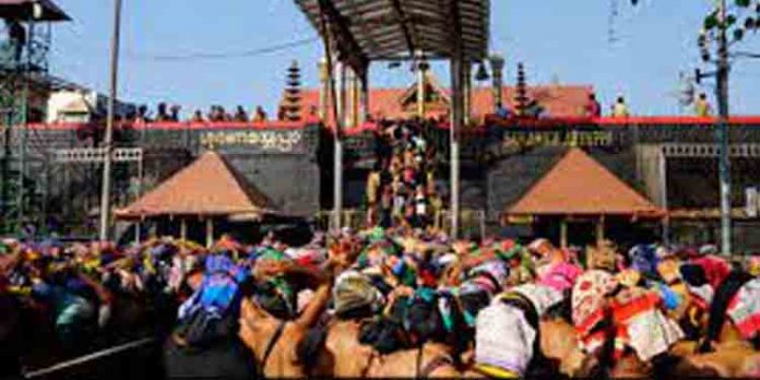 ശബരിമലയില് തങ്കയങ്കി ചാര്ത്തിയുള്ള മണ്ഡല പൂജ നടന്നു ശബരിമലയില് തങ്കയങ്കി ചാര്ത്തിയുള്ള മണ്ഡല പൂജ നടന്നു