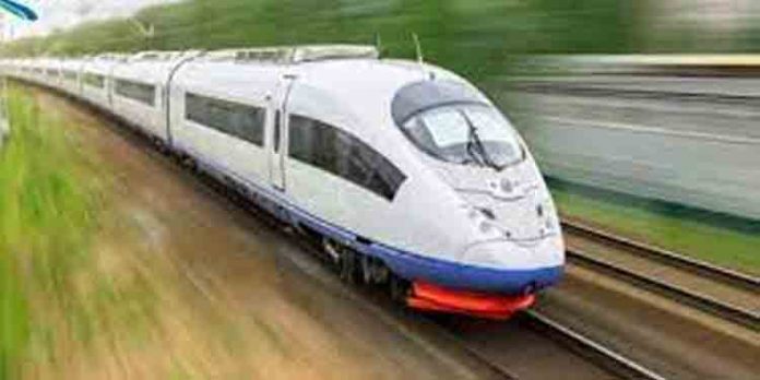 സിൽവർ ലൈൻ വിരുദ്ധ പ്രചാരണങ്ങൾക്ക് വീടുകയറി മറുപടി പറയാൻ സിപിഎം ; ലഘുലേഖ പുറത്തിറക്കി സിൽവർ ലൈൻ വിരുദ്ധ പ്രചാരണങ്ങൾക്ക് വീടുകയറി മറുപടി പറയാൻ സിപിഎം ; ലഘുലേഖ പുറത്തിറക്കി