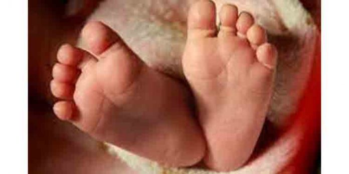 ചുമയുടെ മരുന്ന് അമിതമായി നല്കി ; ആറുമാസം മാത്രം പ്രായമുള്ള കുഞ്ഞ് മരിച്ചു ചുമയുടെ മരുന്ന് അമിതമായി നല്കി ; ആറുമാസം മാത്രം പ്രായമുള്ള കുഞ്ഞ് മരിച്ചു