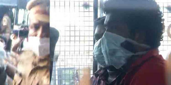 രണ്ജിത്തിന്റെ കൊലപാതകത്തില് മൂന്ന് എസ്ഡിപിഐ പ്രവര്ത്തകര് കസ്റ്റഡിയിലെന്നു സൂചന രണ്ജിത്തിന്റെ കൊലപാതകത്തില് മൂന്ന് എസ്ഡിപിഐ പ്രവര്ത്തകര് കസ്റ്റഡിയിലെന്നു സൂചന