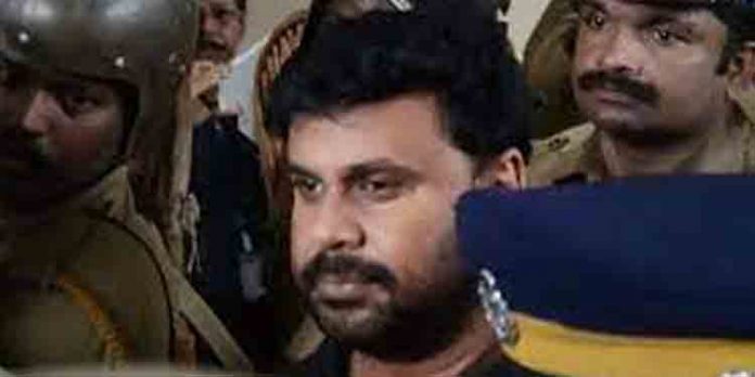 നടിയെ ആക്രമിച്ച കേസ് ; വിചാരണ കോടതി നടപടികൾക്കെതിരായ ഹർജി ഫയലിൽ സ്വീകരിച്ചു നടിയെ ആക്രമിച്ച കേസ് ; വിചാരണ കോടതി നടപടികൾക്കെതിരായ ഹർജി ഫയലിൽ സ്വീകരിച്ചു
