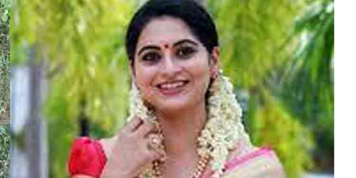 മോൻസൻ കേസ് : നടി ശ്രുതി ലക്ഷ്മിയെ ഇഡി ചോദ്യം ചെയ്തു മോൻസൻ കേസ് : നടി ശ്രുതി ലക്ഷ്മിയെ ഇഡി ചോദ്യം ചെയ്തു