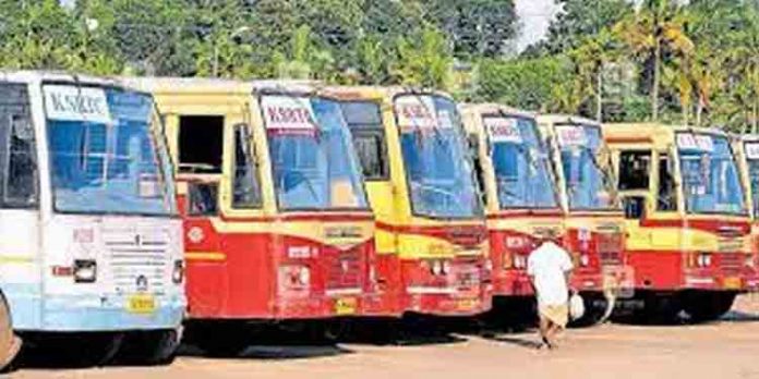 വിദ്യാര്ത്ഥിയെ കണ്ടക്ടര് ടിക്കറ്റ് മിഷ്യന് ഉപയോഗിച്ച് മര്ദ്ദിച്ചെന്ന് പരാതി വിദ്യാര്ത്ഥിയെ കണ്ടക്ടര് ടിക്കറ്റ് മിഷ്യന് ഉപയോഗിച്ച് മര്ദ്ദിച്ചെന്ന് പരാതി