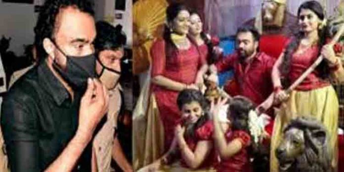 മോൻസൺ മാവുങ്കലിന്റെ അറസ്റ്റിന് പിന്നാലെ കലൂരിലെ വീട്ടിലുണ്ടായിരുന്ന സാധനങ്ങൾ കടത്താൻ ശ്രമം നടന്നു മോൻസൺ മാവുങ്കലിന്റെ അറസ്റ്റിന് പിന്നാലെ കലൂരിലെ വീട്ടിലുണ്ടായിരുന്ന സാധനങ്ങൾ കടത്താൻ ശ്രമം നടന്നു