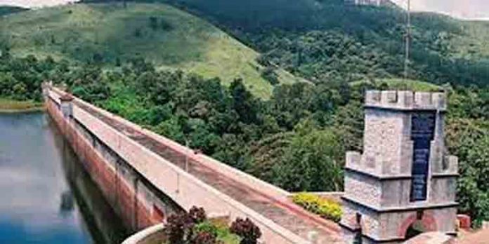 കേരളത്തിലെ ജനങ്ങളെ ഉറക്കിക്കിടത്തി തമിഴ്നാട് ഇന്നലെ മുല്ലപ്പെരിയാര് ഷട്ടറുകള് വീണ്ടും തുറന്നു കേരളത്തിലെ ജനങ്ങളെ ഉറക്കിക്കിടത്തി തമിഴ്നാട് ഇന്നലെ മുല്ലപ്പെരിയാര് ഷട്ടറുകള് വീണ്ടും തുറന്നു