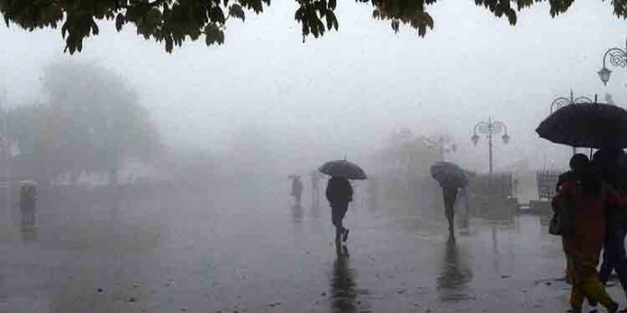 ജവാദ് ചുഴലിക്കാറ്റിന്റെ പശ്ചാത്തലത്തില് കേരളത്തില് മഴ മുന്നറിയിപ്പ് ജവാദ് ചുഴലിക്കാറ്റിന്റെ പശ്ചാത്തലത്തില് കേരളത്തില് മഴ മുന്നറിയിപ്പ്