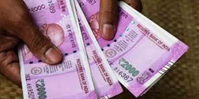 വ്യാജ സന്ദേശത്തില് യുവാവിന് നഷ്ടപ്പെട്ടത് 95,000 രൂപ ; സമയോചിതമായ ഇടപെടലിലൂടെ പണം തിരിച്ചു നൽകി പോലീസ് വ്യാജ സന്ദേശത്തില് യുവാവിന് നഷ്ടപ്പെട്ടത് 95,000 രൂപ ; സമയോചിതമായ ഇടപെടലിലൂടെ പണം തിരിച്ചു നൽകി പോലീസ്