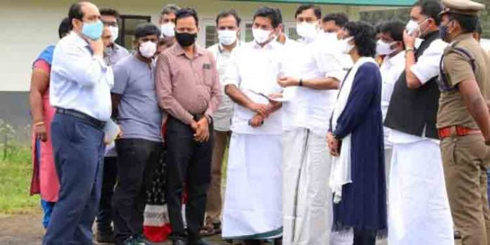 മൂന്നാര് ഹൈആള്ട്ടിറ്റിയുഡ് സെന്റര് മന്ത്രിമാര് സന്ദര്ശിച്ചു മൂന്നാര് ഹൈആള്ട്ടിറ്റിയുഡ് സെന്റര് മന്ത്രിമാര് സന്ദര്ശിച്ചു