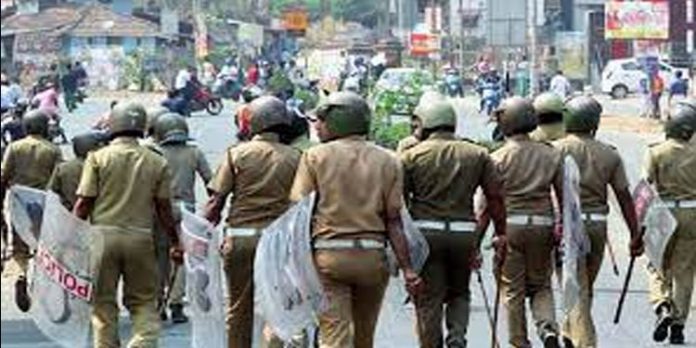 ആലപ്പുഴയില് നിരോധനാജ്ഞ നീട്ടി ആലപ്പുഴയില് നിരോധനാജ്ഞ നീട്ടി